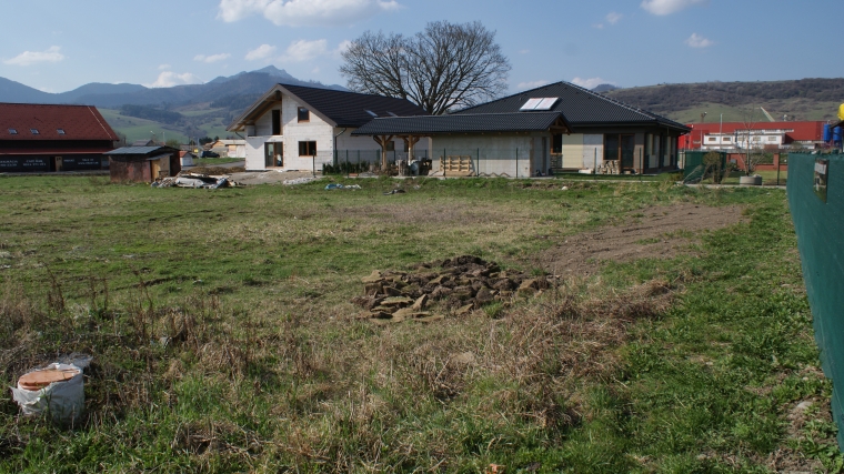 Stavebný pozemok o výmere 644m2, Bešeňová