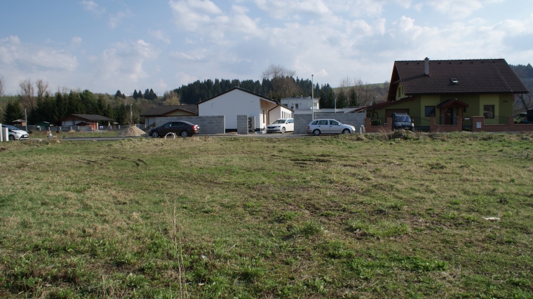 Stavebný pozemok o výmere 644m2, Bešeňová