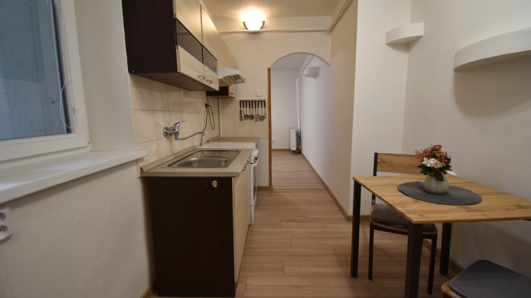 1-izbový byt s novým zariadením v samotnom centre mesta, ul.K.Medveckého