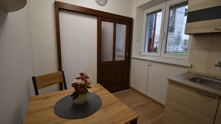 1-izbový byt s novým zariadením v samotnom centre mesta, ul.K.Medveckého