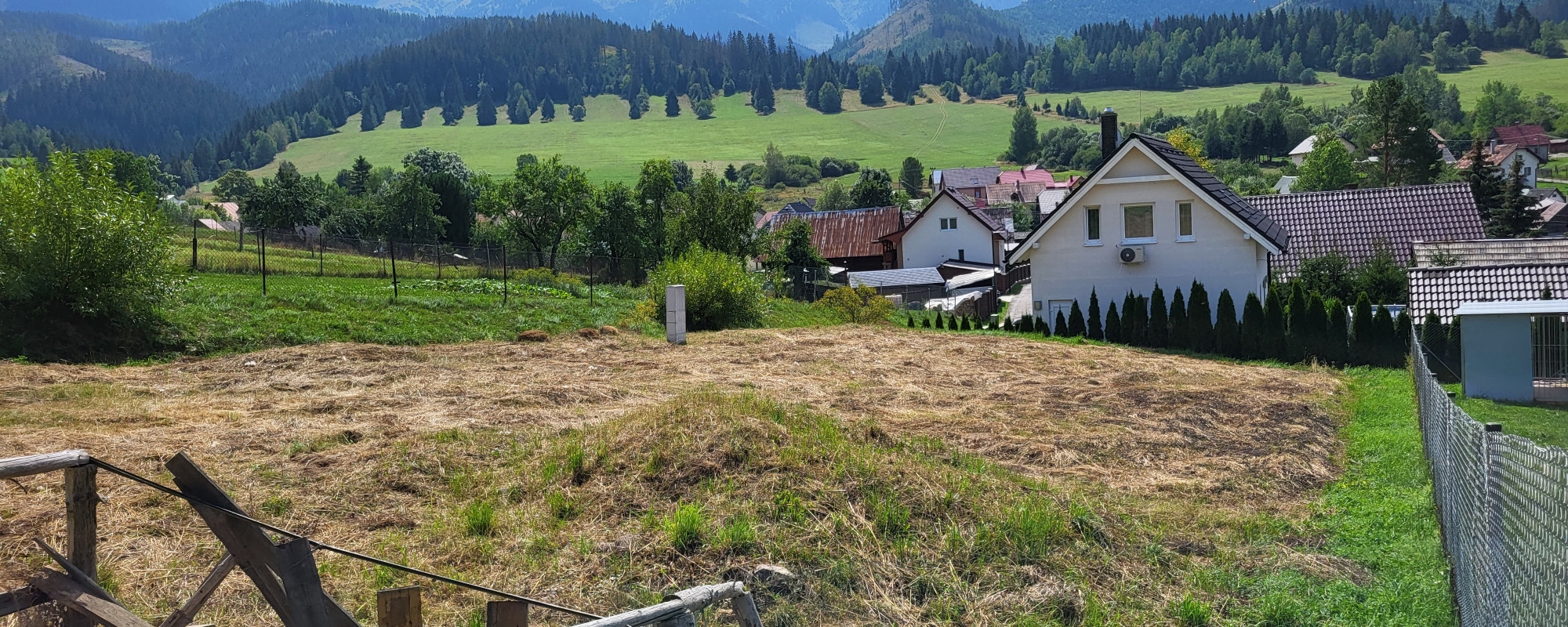 Exkluzívny stavebný pozemok v nádhernom prostredí, Liptovská Lúžna