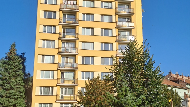 Zrekonštruovaný 2-izbový byt s pekným výhľadom, nábr..M.R.Štefánika