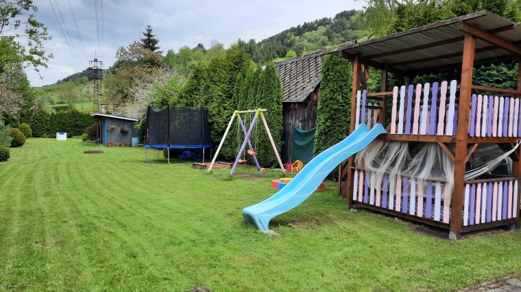 Slnečná, rovinatá záhrada, Likavka 